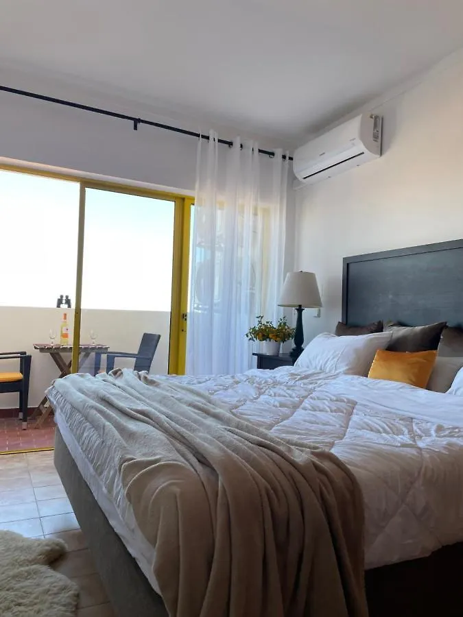 No More Snow, 300 M From The Beach, King Size Bed, Fast Wi-Fi Portimão 0*,  Portugal